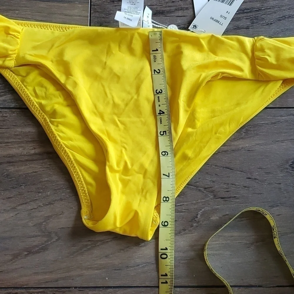 NWT Trina Turk Womens Key Dolid Shirred Side Hipster  Bikini Swim Plus Sz 14